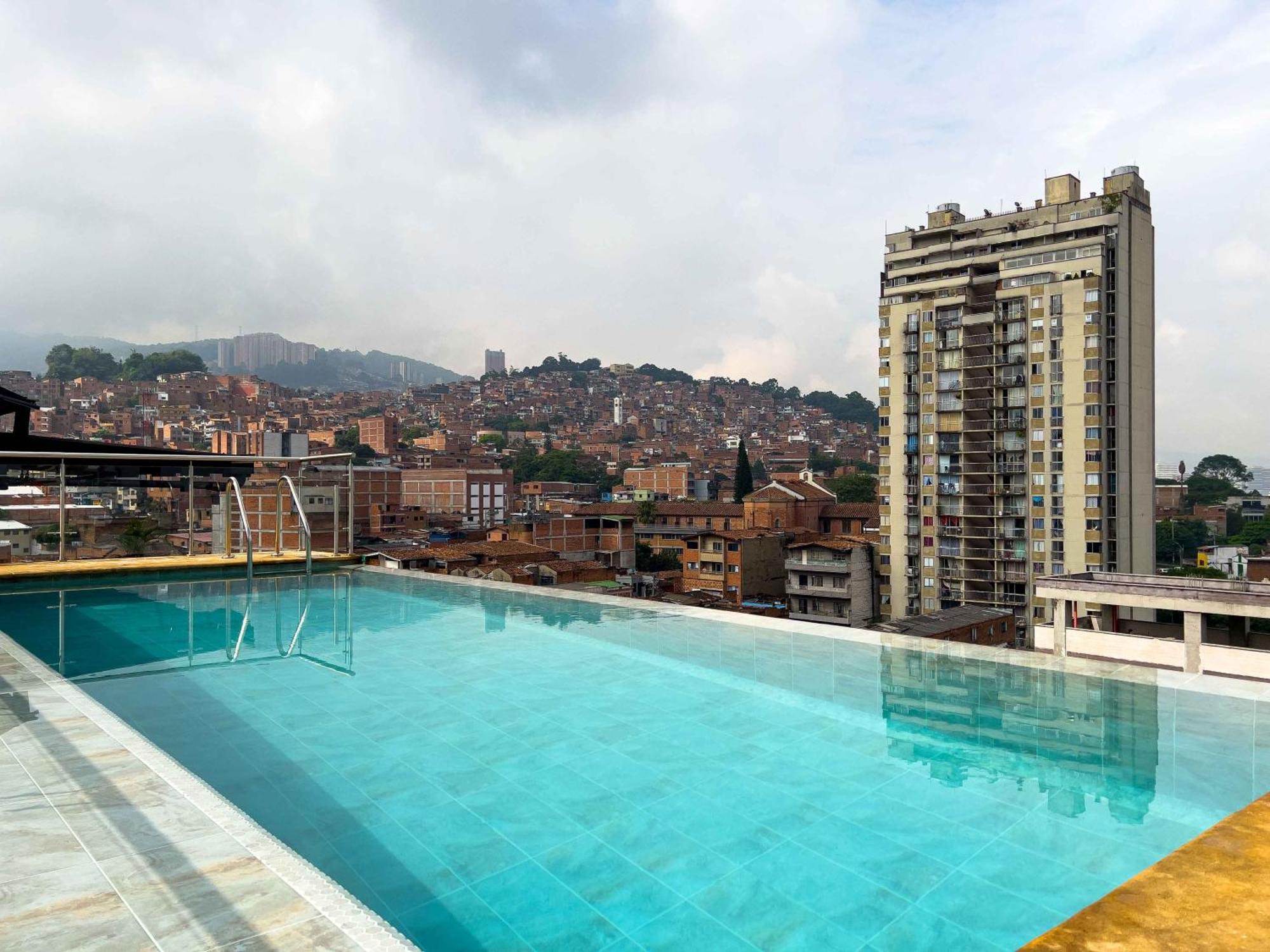 Apartahotel 메딜린 외부 사진